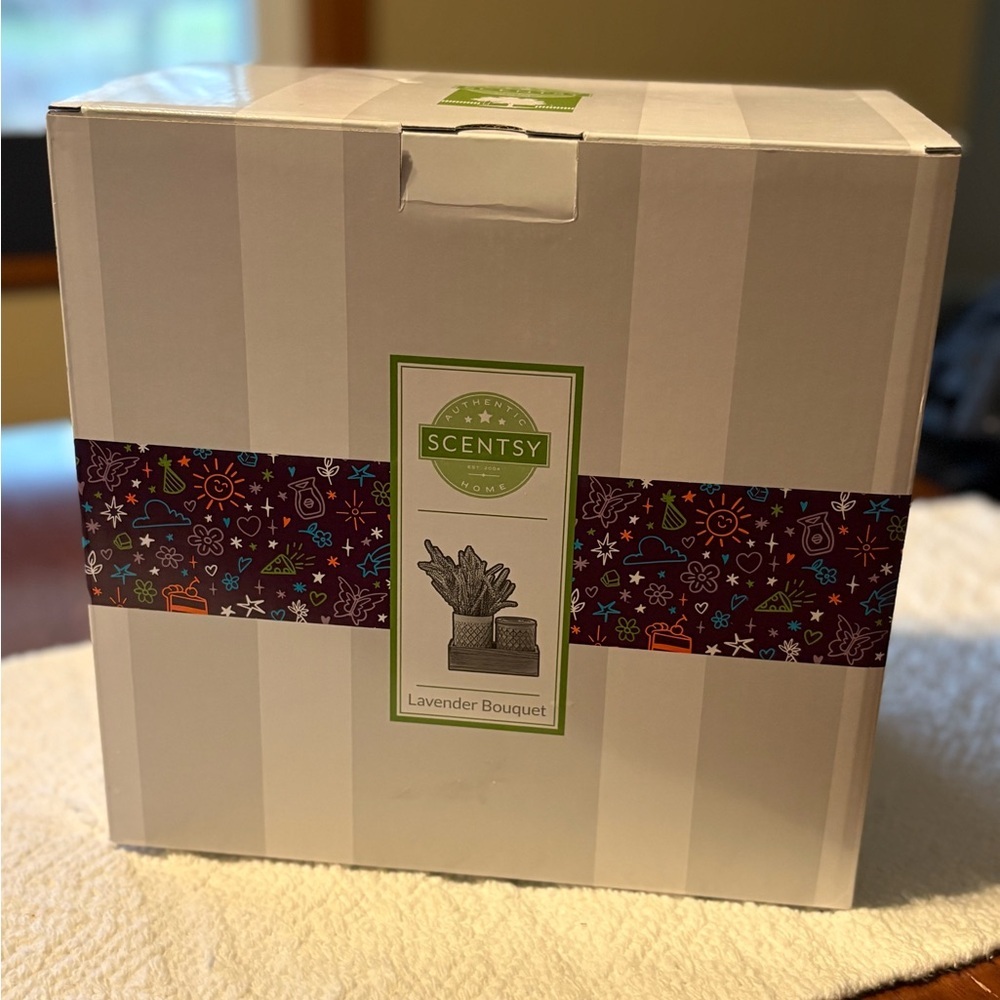 🪻 Discontinued Scentsy Lavender Bouquet Full Size Warmer - Picture 3 of 6